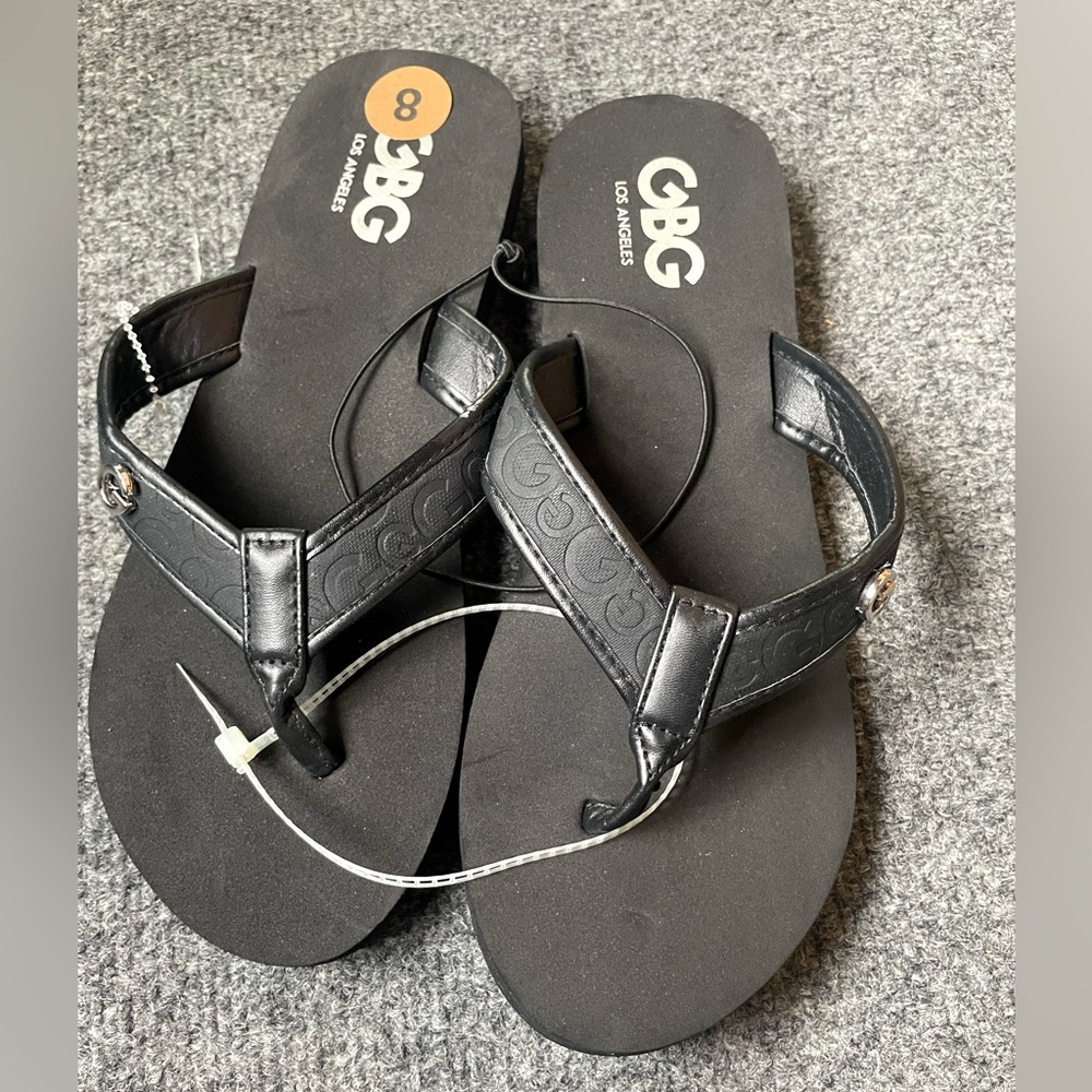 GBG Los Angeles Sandals – Women’s Size 8 – New